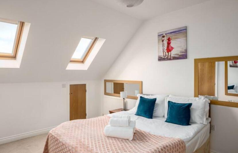 Apartment 2 Mins Away From Hammersmith St. *